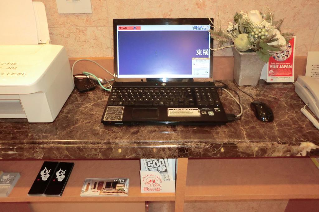 Toyoko Inn Osaka Namba Nishi Bagian luar foto