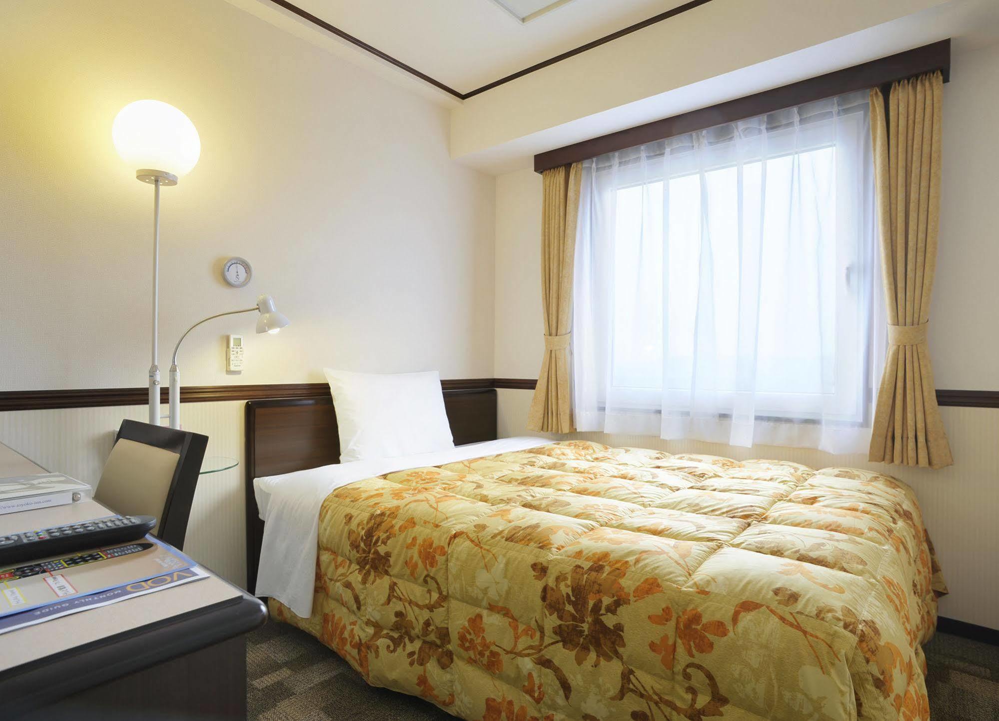 Toyoko Inn Osaka Namba Nishi Bagian luar foto